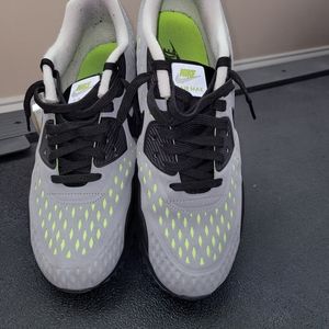 Nike 9.5 men's Air Max 90 grey/black/neon yellow